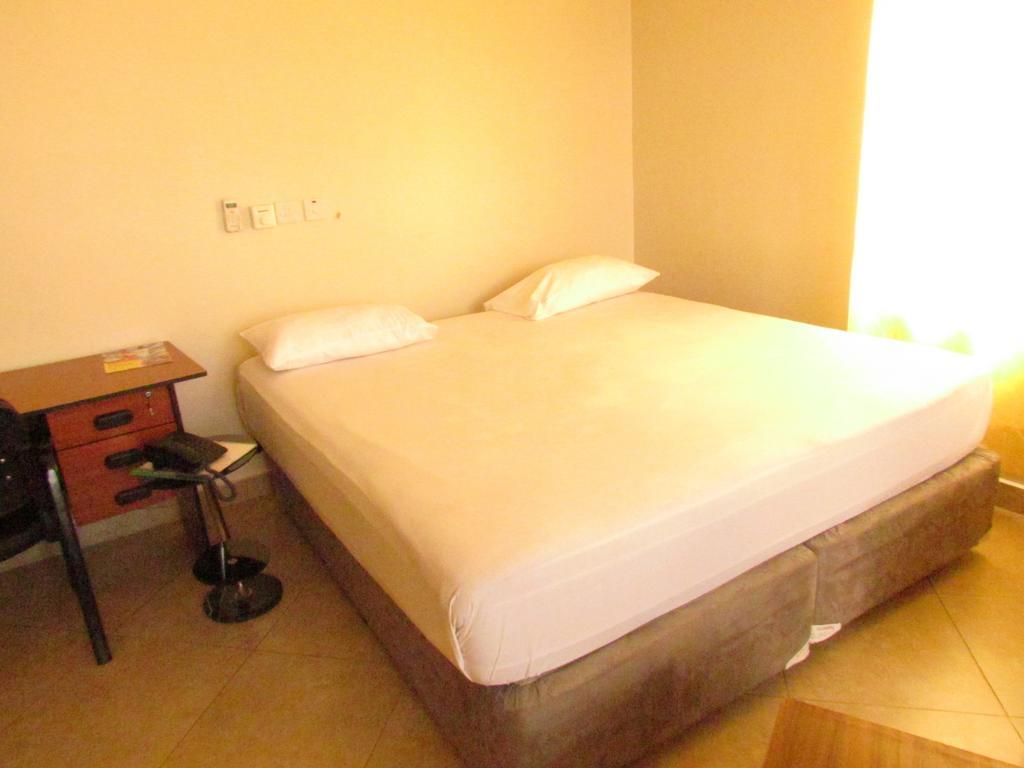 Fq Hotel Limited Dar es Salaam Buitenkant foto
