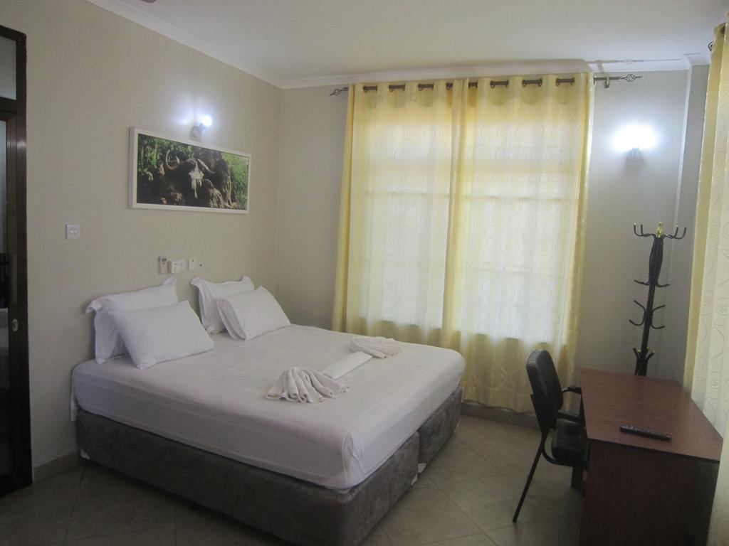 Fq Hotel Limited Dar es Salaam Buitenkant foto