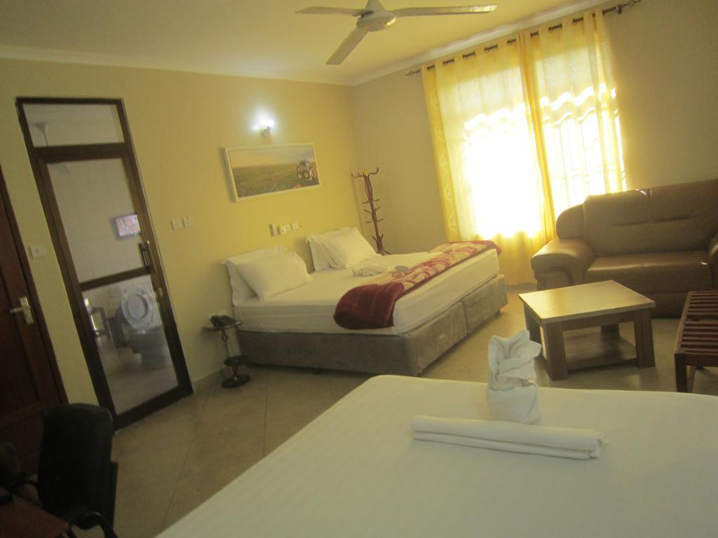 Fq Hotel Limited Dar es Salaam Buitenkant foto